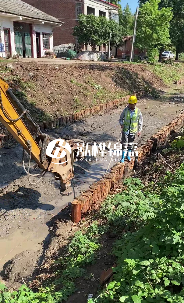 寧德河道清淤專業(yè)施工-挖掘機清理河底淤泥的深度如何控制？