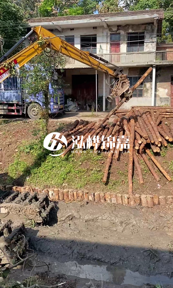 吉安挖機打木樁專業(yè)施工-河道護坡打樁能否防止河岸塌陷？