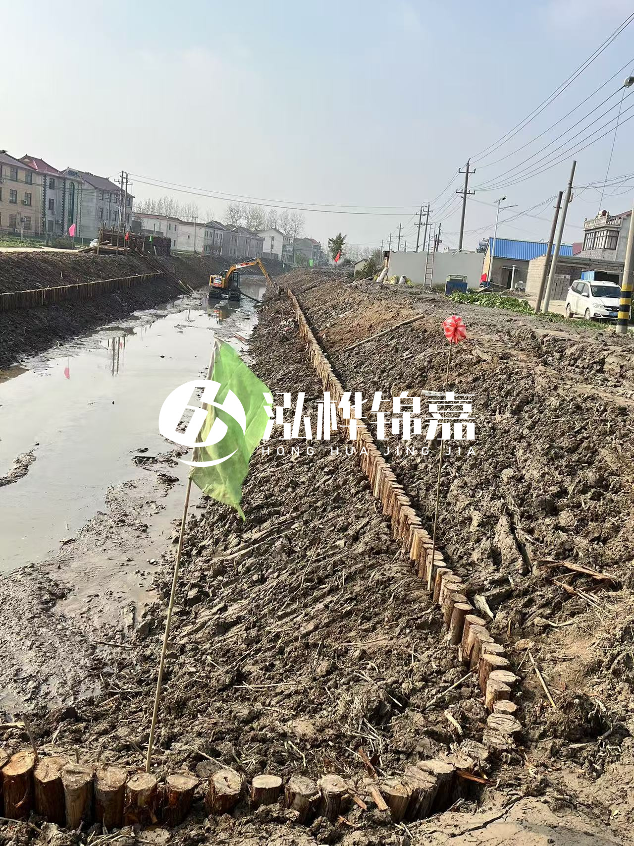 洛陽挖機打木樁專業(yè)施工-河道打木樁后如何檢查穩(wěn)固性？
