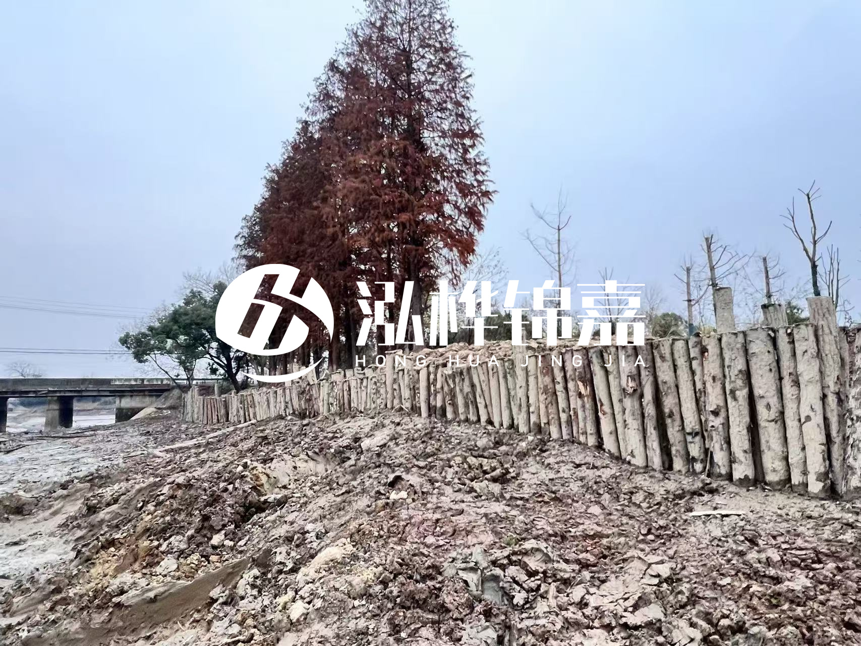平?jīng)鐾跈C(jī)打木樁專業(yè)施工-松木樁工程量怎么計(jì)算的？