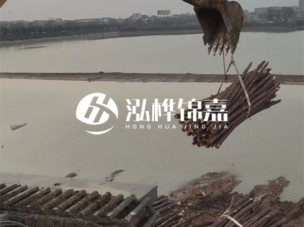 包工包料和清工施工哪種更劃算？1000根松木樁正常施工周期要多久？