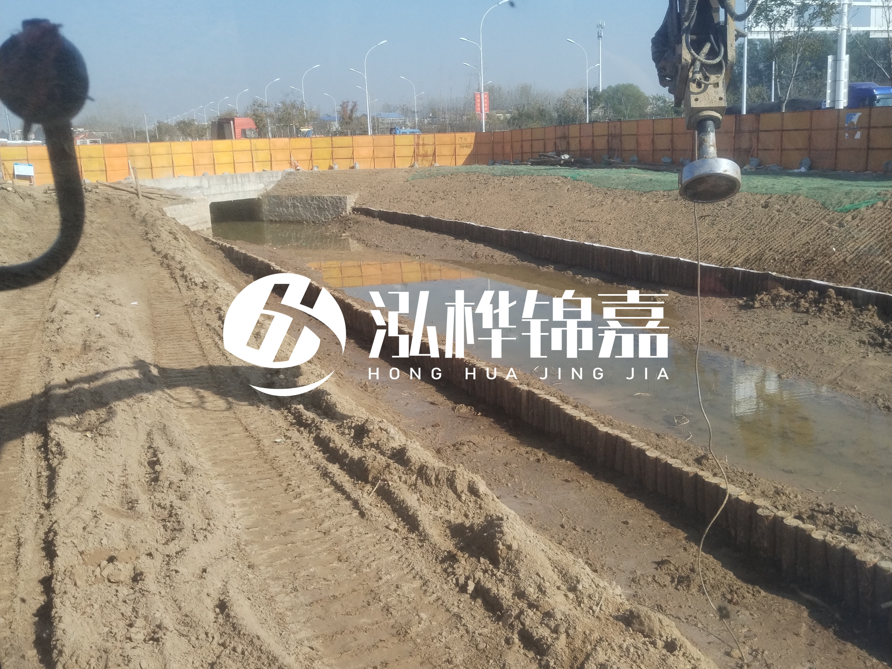 木樁打入地下作用是什么？松木樁在地底下會(huì)爛嗎？