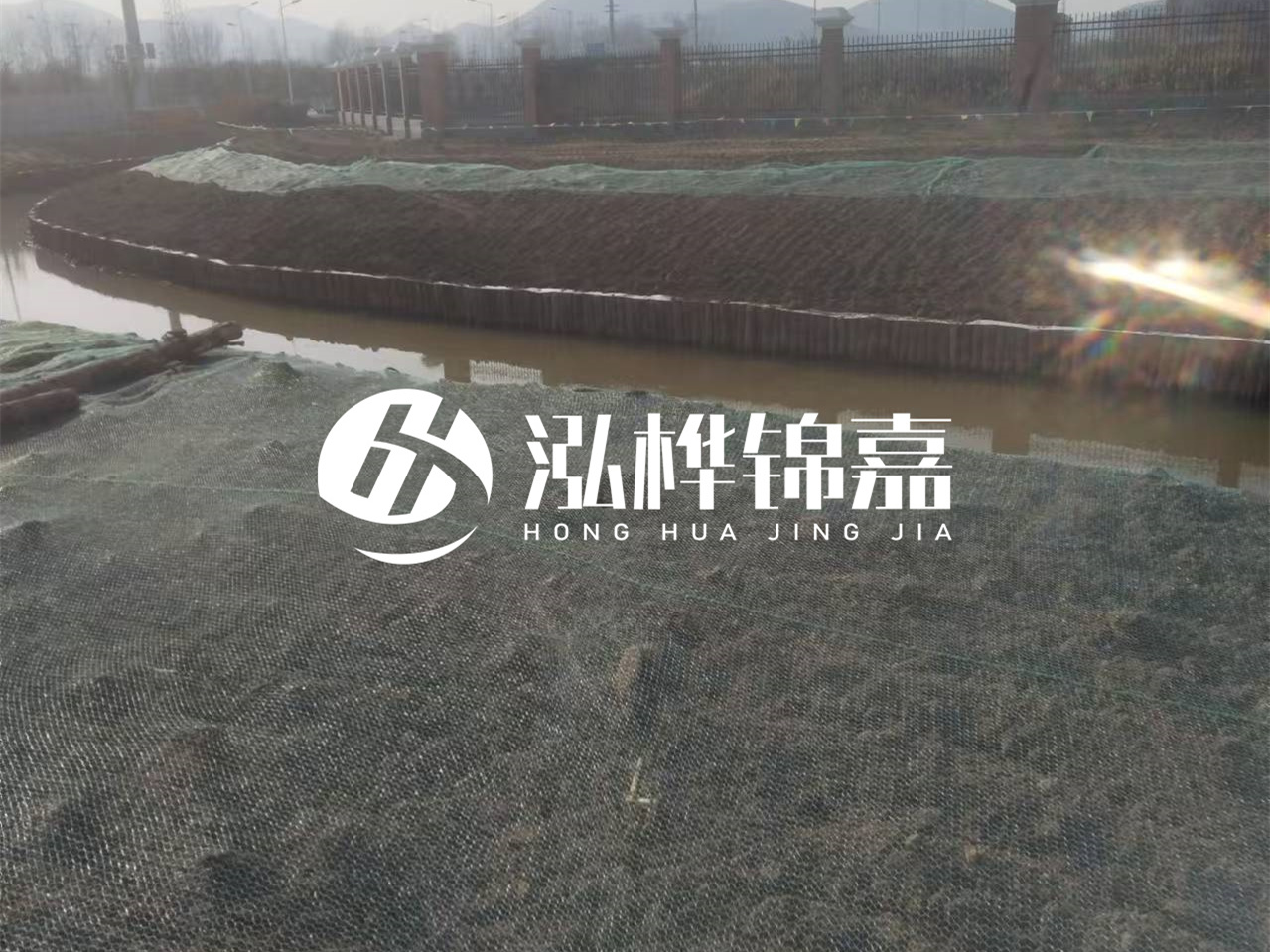 河道木樁打不下去怎么辦？河道打樁木能在水里使用多少年？