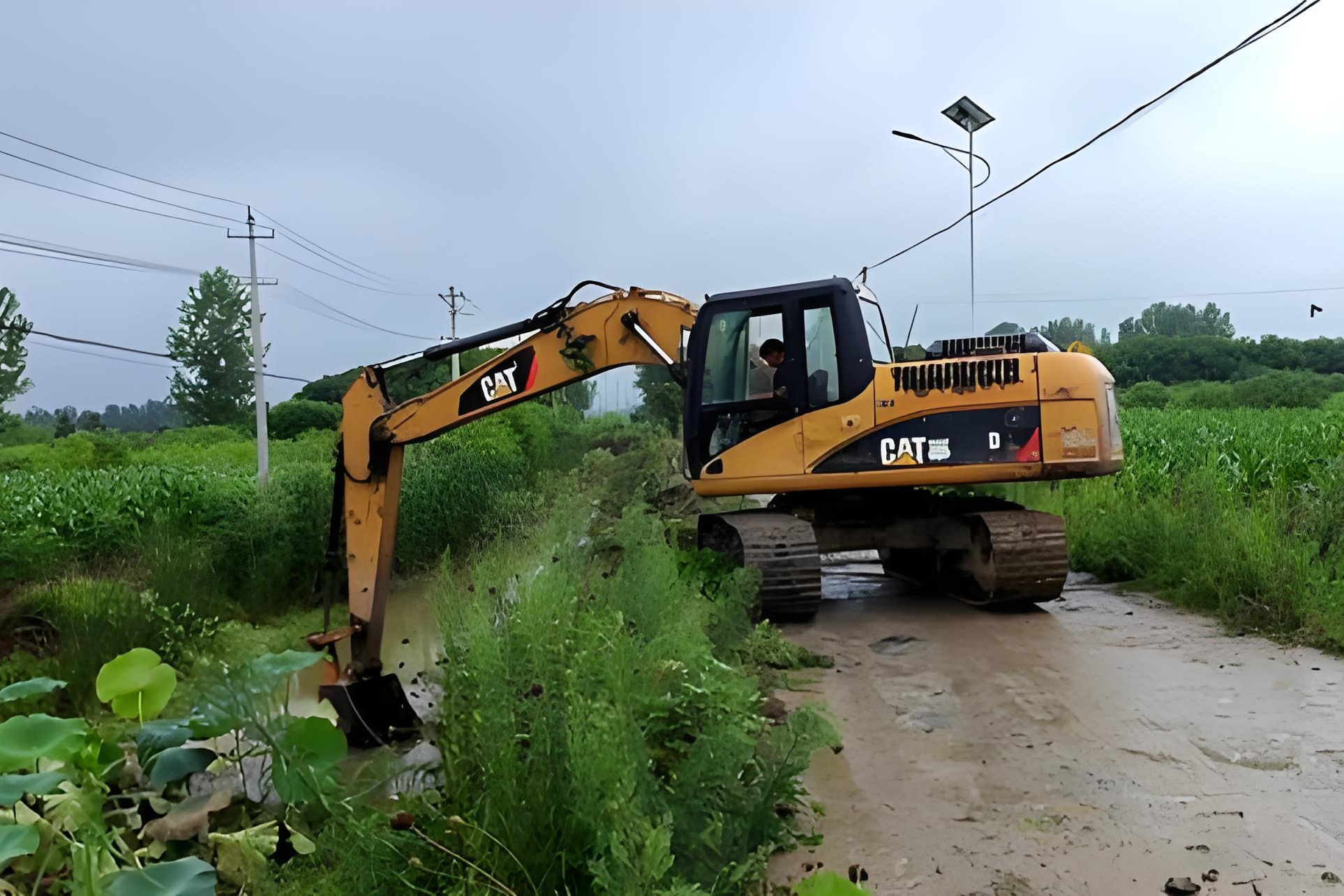 貴州沼澤地灘涂清淤公司有哪些-船挖清淤單價是多少？