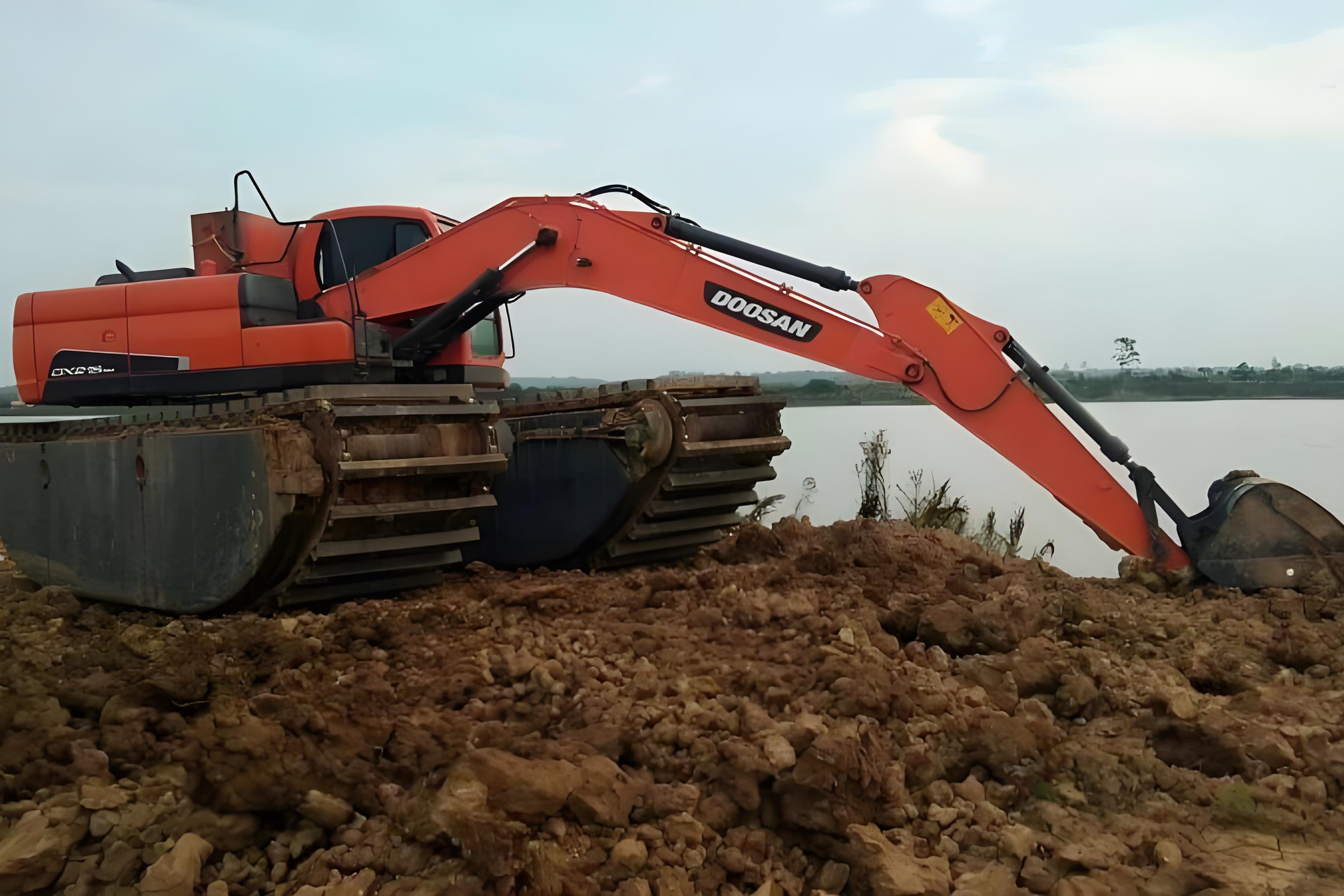 武漢水挖清淤團(tuán)隊泓樺錦嘉-水庫清淤一立方米的價格是多少？?