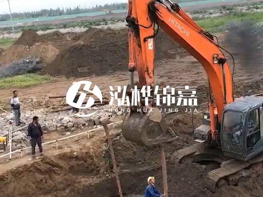 松木樁批發(fā)廠家泓樺錦嘉 - 生態(tài)河道木樁施工需要注意什么？