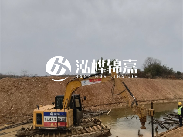 松木樁批發(fā)廠家泓樺錦嘉-河道駁岸樁選松木還是杉木更經濟？