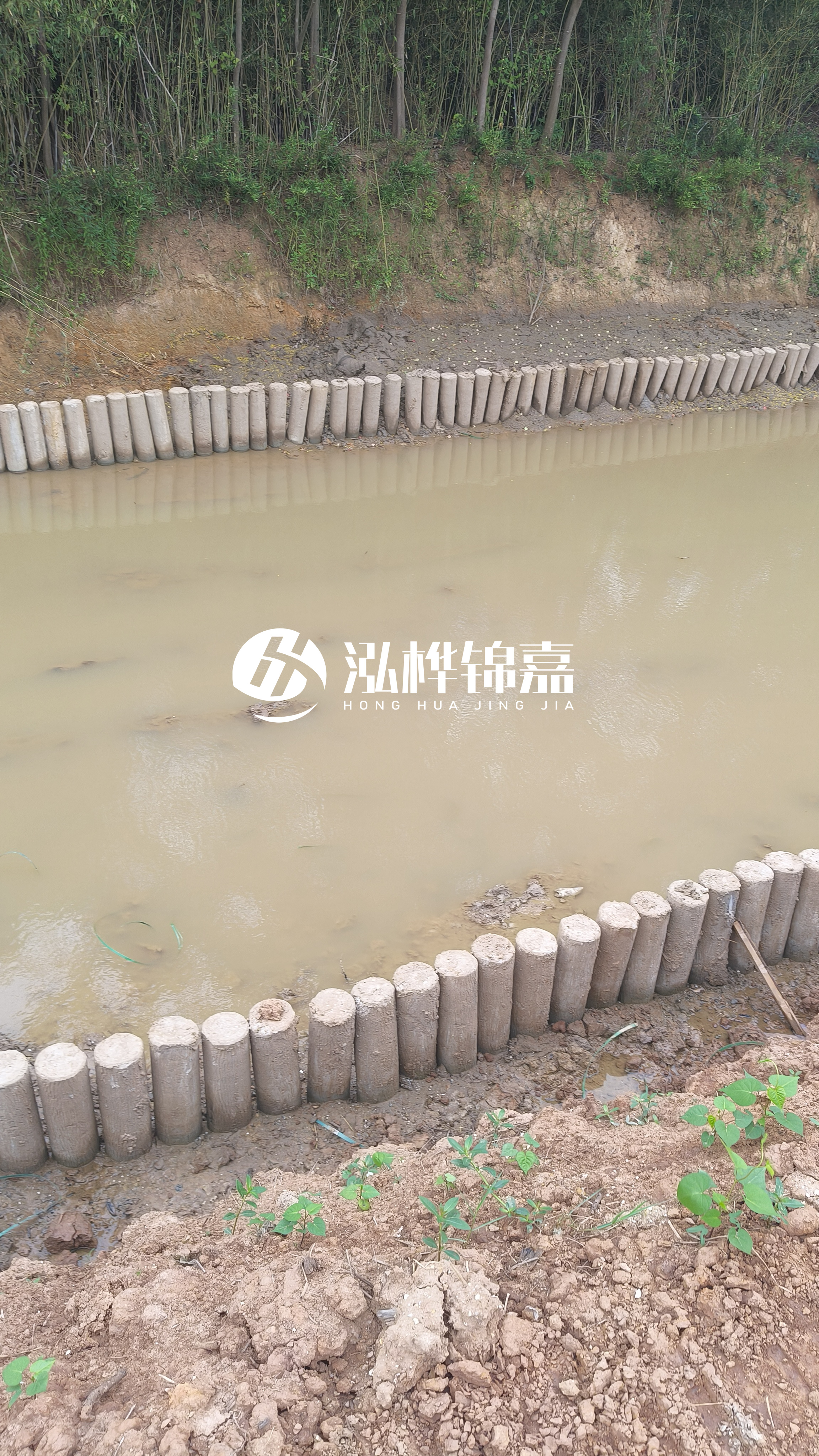 水泥仿木樁施工隊泓樺錦嘉 - 仿木樁施工的機械和松木樁施工通用嗎？